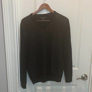 Men's V-neck sweater